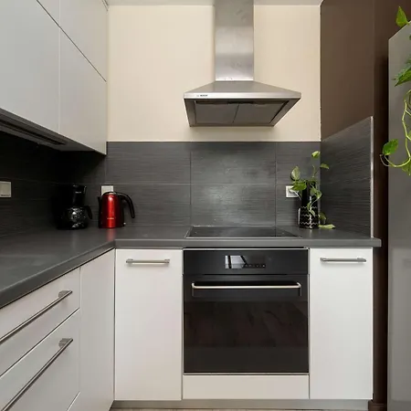 Διαμέρισμα Stylish With A Bath And A Balcony In The Centre By Renters *