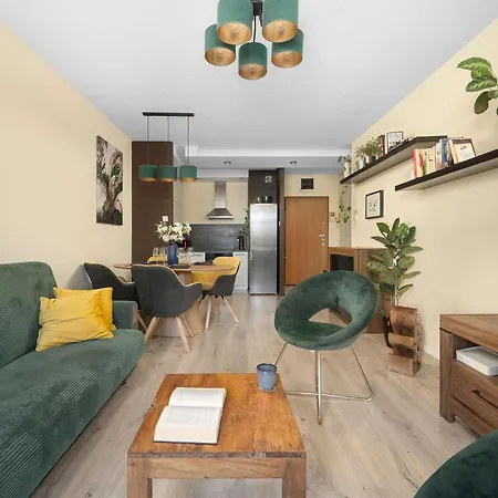 Stylish With A Bath And A Balcony In The Centre By Renters Βρότσλαβ