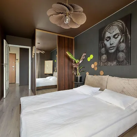 Stylish With A Bath And A Balcony In The Centre By Renters Διαμέρισμα